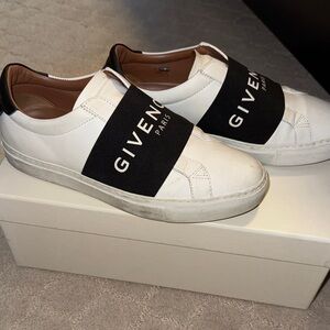 Givenchy Women’s Logo Detailed Slip-On Sneakers